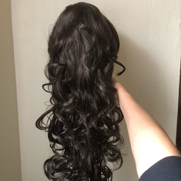 Professional Princess Eleanor wig - Picture 3 of 4